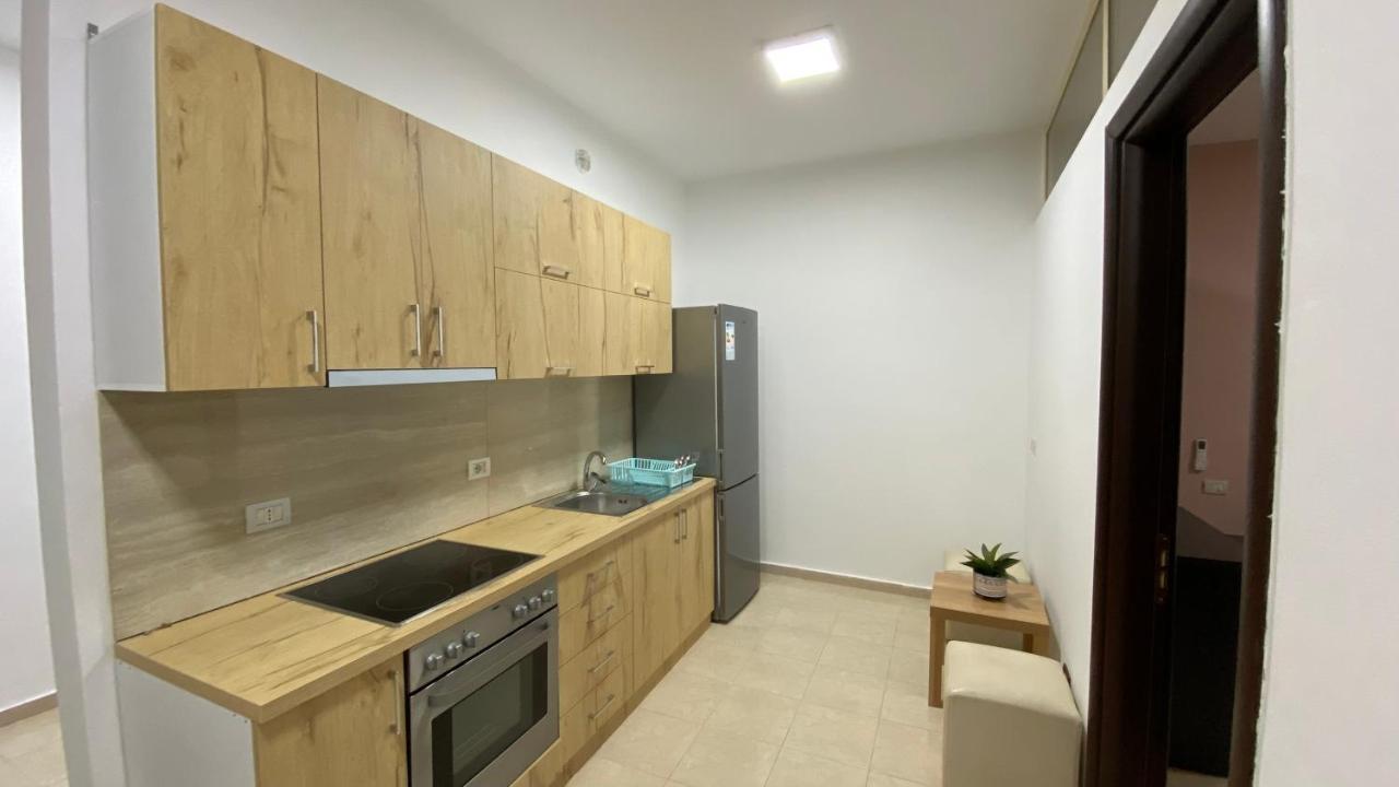 Anna'S Apartament Lushnjë Extérieur photo